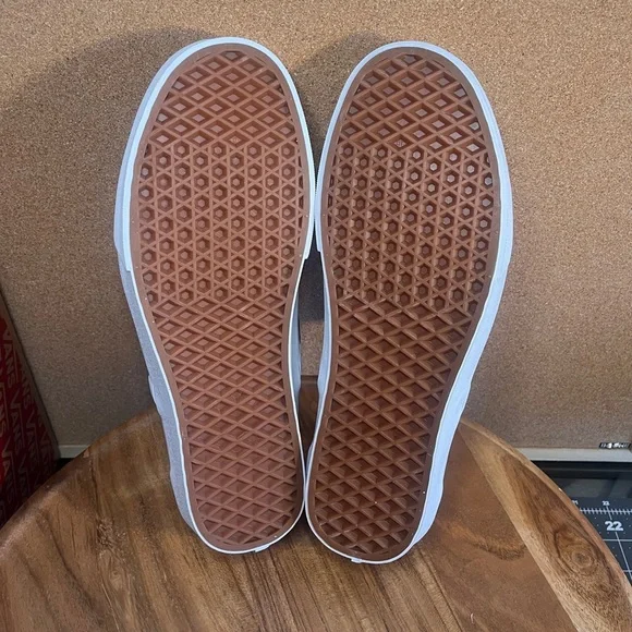 Vans slip on
Brand new
‘Tileboard black ‘
*RARE**
NWOT - Picture 5 of 11